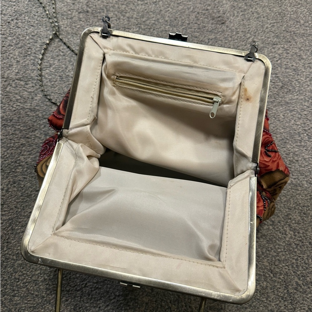 Unique Vintage Chic Floral Embroidered Handbag with Metal Frame - Picture 6 of 8